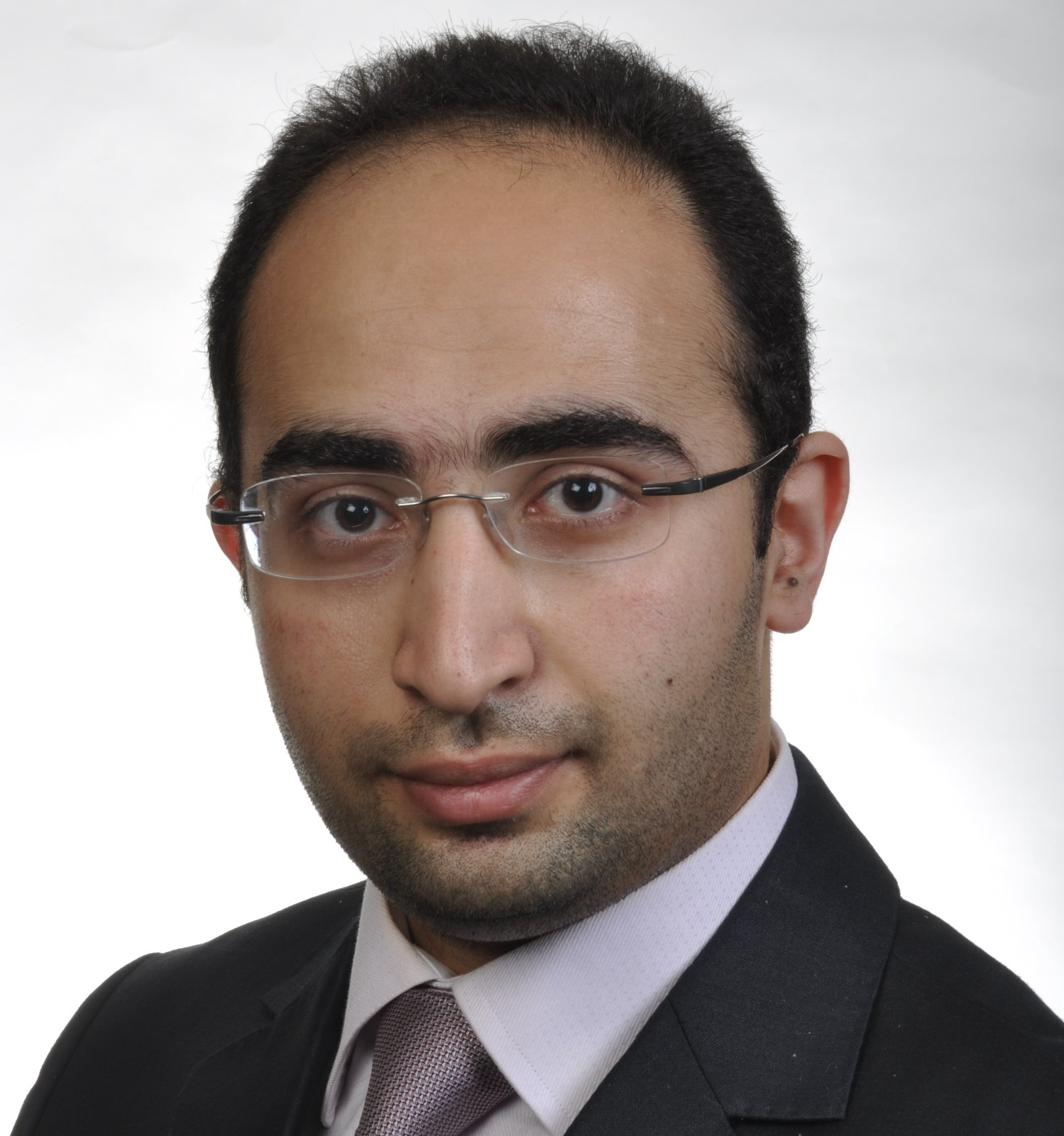 Dr. Ehsan Sadighara, Oral & Maxillofacial Surgeon at Diamond Arch